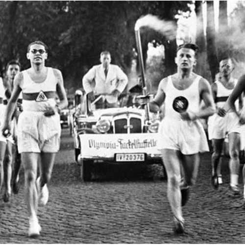 Ολυμπιακοί Αγώνες | Κι όμως η Λαμπαδηδρομία καθιερώθηκε από τον Αδόλφο Χίτλερ