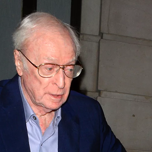 Προσωπικά αντικείμενα και αναμνηστικά του Michael Caine πωλούνται σε δημοπρασία