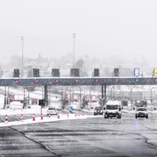 Κακοκαιρία "Φίλιππος" | Χιόνια στην Αττική - Σύσταση για αποφυγή άσκοπων μετακινήσεων - Εντονη χιονόπτωση τις επόμενες ώρες