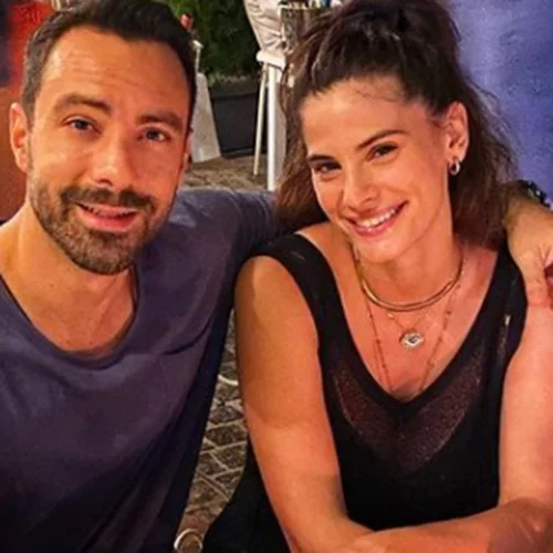 Χριστίνα Μπόμπα | Για πρώτη φορά στο γραφείο του Σάκη Τανιμανίδη με τα δίδυμα