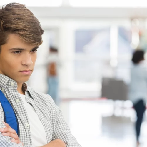 Ανήλικη παραβατικότητα | Πώς εκφράζεται σήμερα το κοινωνικό φαινόμενο, τι προτείνουν οι ειδικοί