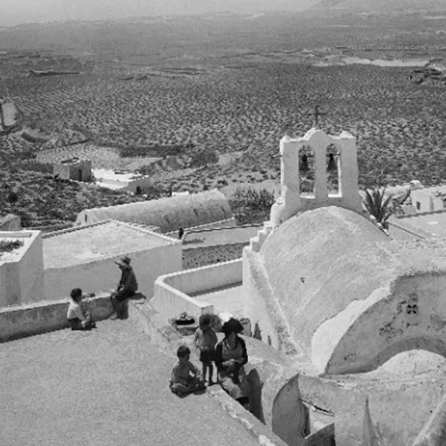 Nelly’s- Η Σαντορίνη του μεσοπολέμου - Φωτογραφική έκθεση στο Κέντρο Φωτογραφίας Καστελάνα, στο Καστέλι Πύργου Σαντορίνης