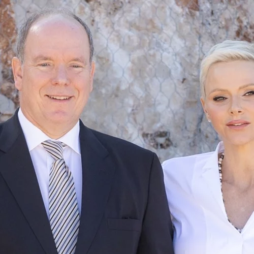 Πριγκίπισσα Charlene | Η smart chic εμφάνιση με cargo παντελόνι