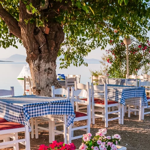 Κορονοϊός: Φόβοι για αύξηση κρουσμάτων μετά τον Δεκαπενταύγουστο - Αυστηροί έλεγχοι στα "κόκκινα" νησιά