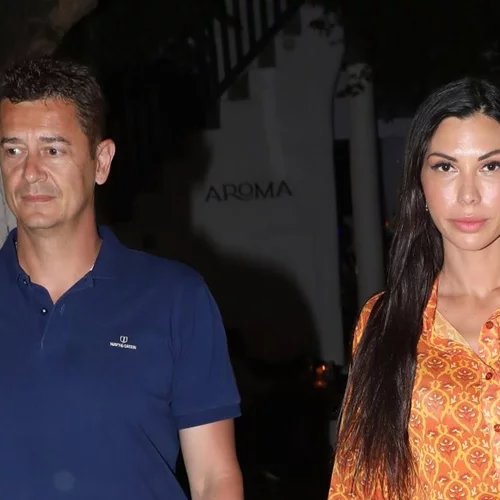 Ιωάννα Σρόιτερ | Νυχτερινή έξοδος στη Μύκονο - Υιοθέτησε την τάση Barbiecore