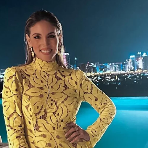Η εντυπωσιακή εμφάνιση της Αθηνάς Οικονομάκου στο Ντουμπάι | Το φωτογραφικό άλμπουμ του ταξιδιού της