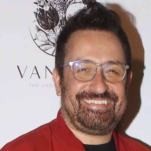 Θέμης Γεωργαντάς | Σπάνια πλάνα από το εργένικο σπίτι του