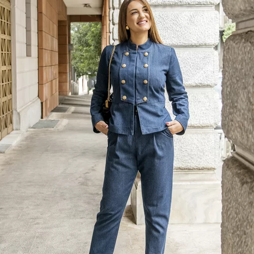 GIVE YOUR STYLE A MAKEOVER