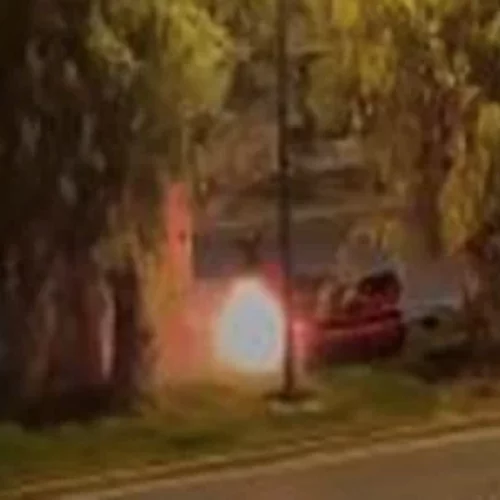 Τροχαίο στη Βούλα | Η στιγμή που η σύζυγος του Τζώρτζη Μονογυιού βγαίνει τρέχοντας από τη Ferrari [Βίντεο]