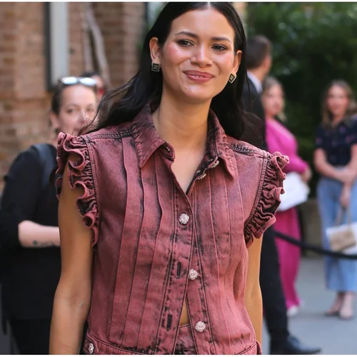 Τα glove flats είναι τα πιο μίνιμαλ παπούτσια που θα φορέσεις το φθινόπωρο