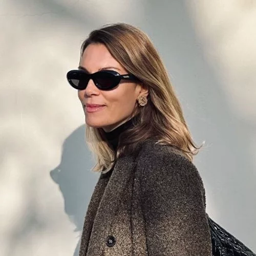 Βίκυ Καγιά | Βόλτες στο Παρίσι με την κατάξανθη κόρη της, Μπιάνκα και τον κολλητό φίλο της