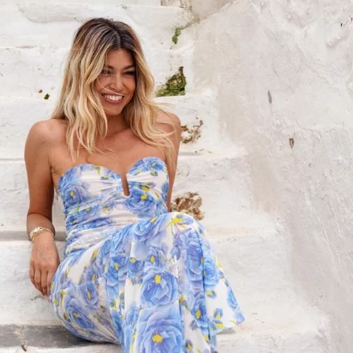 Ο πιο καλοκαιρινός τρόπος για να φορέσεις ένα κλασικό πουκάμισο σύμφωνα με τη Βάσια Κωσταρά