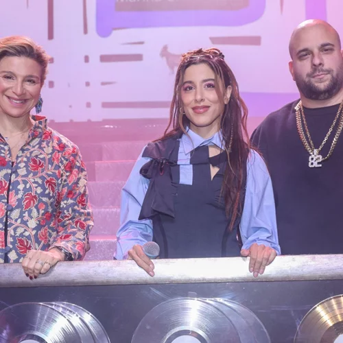 Μαρίνα Σάττι | Αγκαλιά με φίλους και συνεργάτες στην εξαπλή απονομή της – Φωτογραφίες