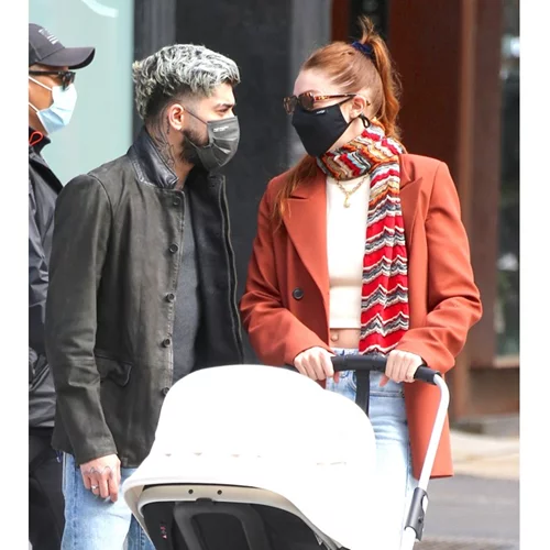 Gigi Hadid – Zayn Malik | Η σπάνια δημόσια εμφάνιση με το μωρό τους