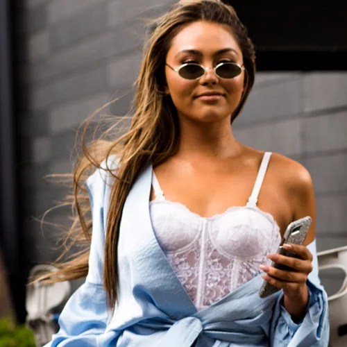 Βρήκαμε τα κορμάκια που θα σε βγάλουν ασπροπρόσωπη αυτή τη σεζόν