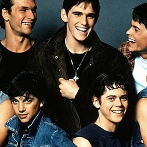 The Outsiders | Μatt Dillon, Τοm Cruise, Rob Lowe, Εmilio Estevez, Τhomas Howell, Patrick Swayze για πρώτη φορά μαζί