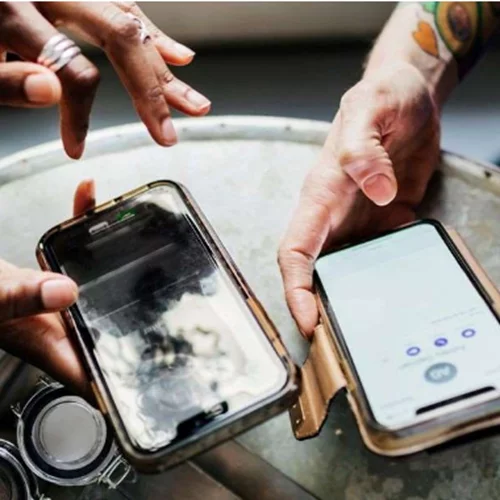 To τρικ για να αλλάζεις τα μηνύματα στο WhatsApp