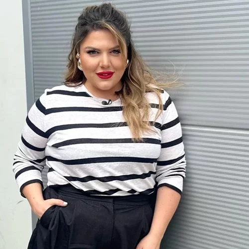 Η Δανάη Μπάρκα φόρεσε το τέλειο κόκκινο φόρεμα για το καλοκαίρι | Θα αναδείξει τις καμπύλες σου