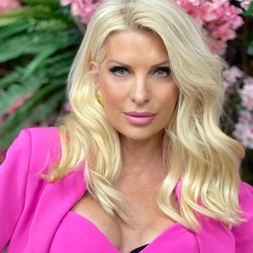 Ελένη Μενεγάκη | Μόλις υιοθέτησε την πιο καλοκαιρινή τάση στα μαλλιά της