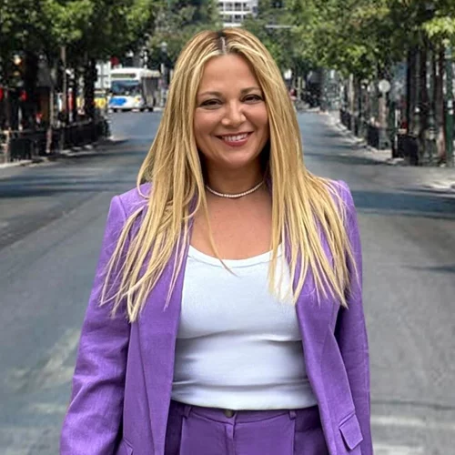 Η Νάνσυ Ζαμπέτογλου φόρεσε το ιδανικό φόρεμα για το φθινόπωρο στην πρεμιέρα της εκπομπής "Στούντιο 4"