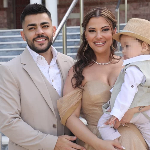 Η Λάουρα Νάργες και ο Χρήστος Σαντικάι βάφτισαν τον γιο τους | Το φωτογραφικό άλμπουμ