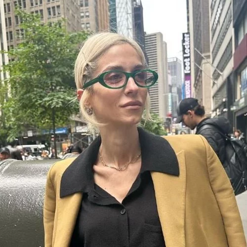 Σοφία Καρβέλα | Το μήνυμά της για τον Μάθιου Πέρι και τον αλκοολισμό