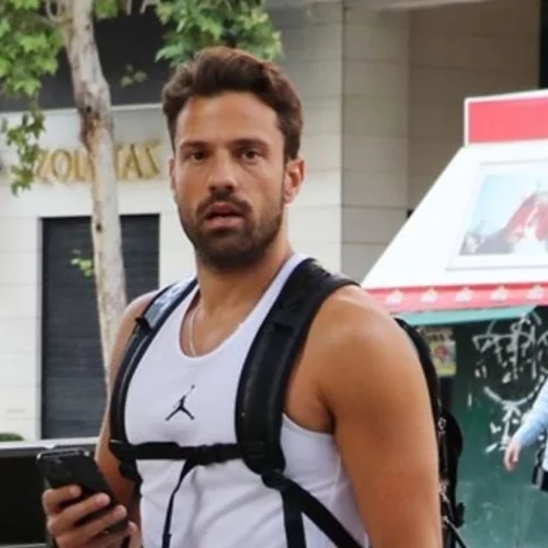 Κωνσταντίνος Αργυρός | Η (μοναχική) εμφάνιση στο κέντρο της Αθήνας