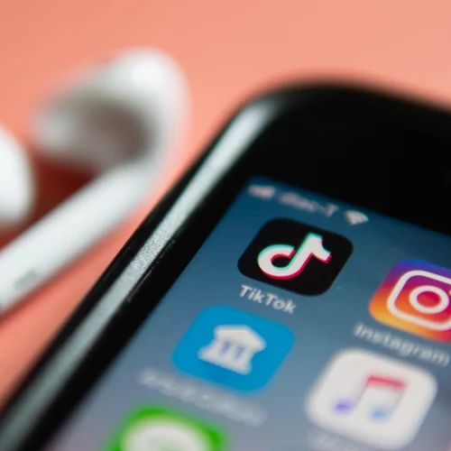 Τραγούδι του 2013 του ράπερ Dr Creep που "προέβλεψε" την πανδημία γίνεται viral στο TikTok