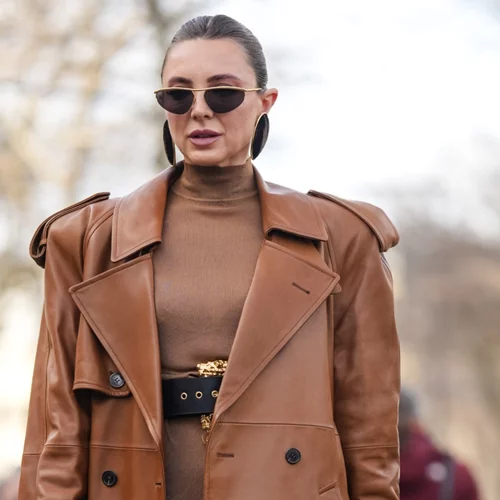 Το στιλιστικό hack που θα σε κρατήσει ζεστή τον χειμώνα και μπορείς να το πετύχεις με ελάχιστα χρήματα