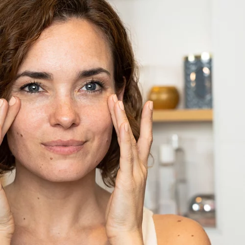 Το δέρμα 53χρονης γυναίκας γύρισε τον χρόνο 30 χρόνια πίσω χάρη σε μέθοδο αντιγήρανσης των κυττάρων