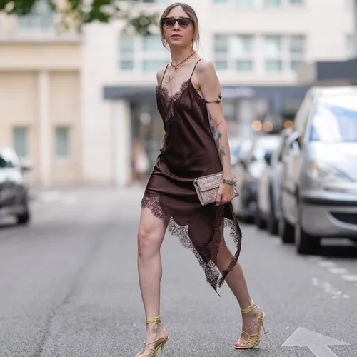 Το viral φόρεμα που θα φορέσεις στο επόμενο cocktail party