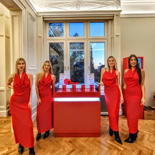 Η Special Edition Red του Ploom έλαμψε στο Esquire Townhouse Athens