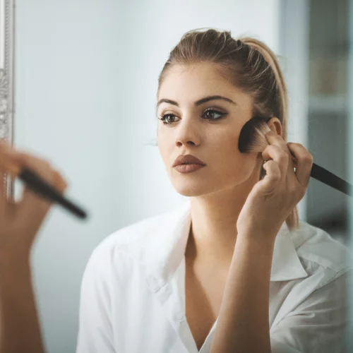 6 makeup hacks που θα κάνουν τεράστια διαφορά στο μακιγιάζ σου