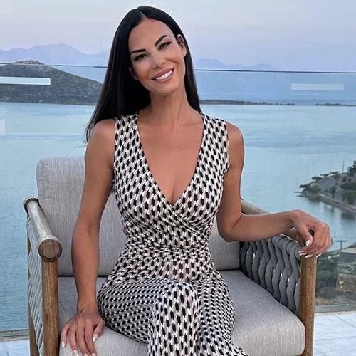 "Ο καλύτερος συνοδός της βραδιάς" | Η έξοδος της Εύης Βατίδου και η αντίδραση του γιου της