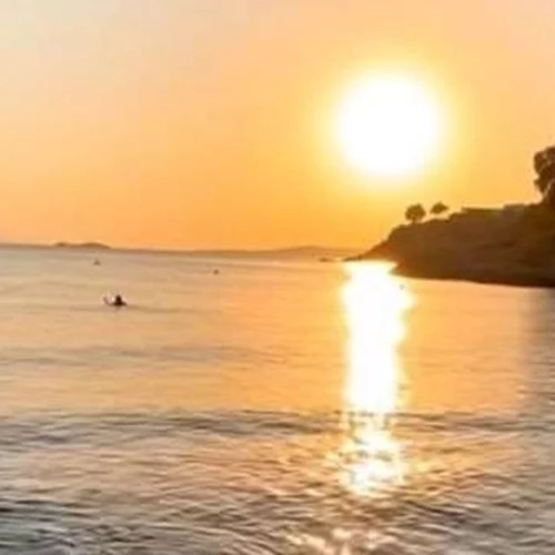 Δείτε την τέλεια παραλία με άμμο στην Αττική