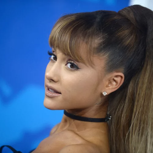 Ariana Grande | Πήρε 20 - 25 εκατομμύρια δολάρια για να γίνει κριτής στο The Voice