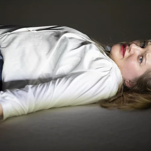 Τη συγκλονιστική παράσταση Η λίμνη (L’ Étang) παρουσιάζει στην Πειραιώς 260 η Ζιζέλ Βιεν