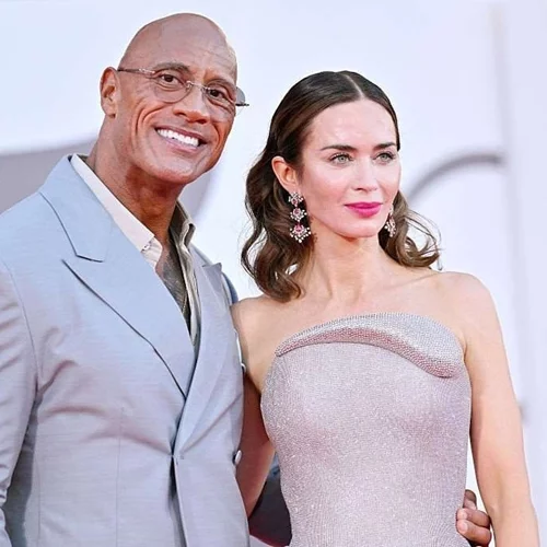 O The Rock έχασε 30 κιλά και το ίντερνετ παραληρεί