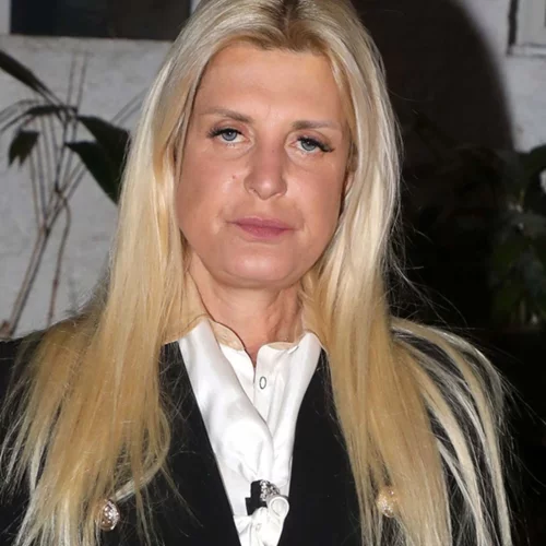 Μαρίνα Πατούλη | Στο "χρυσό" σπίτι που μένει με τον γιο της στην Πεύκη