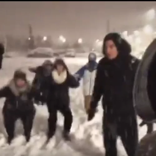 Ελεονώρα Κακοσαίου | Η κόρη του Γιάννη Πλούταρχου δημοσίευσε το πιο απολαυστικό βίντεο από τα χιόνια