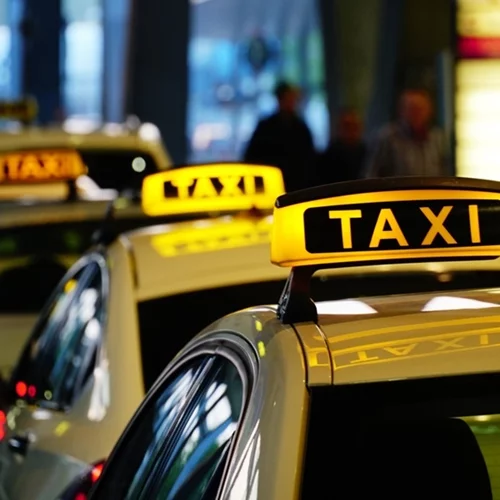 Χωρίς ταξί σήμερα η Αθήνα λόγω 24ωρης απεργίας - Συγκέντρωση και πορεία προς το υπουργείο Οικονομικών