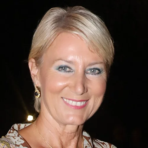 Ανανεωμένη η Νατάσα Παζαΐτη | Η νέα αλλαγή στα μαλλιά της