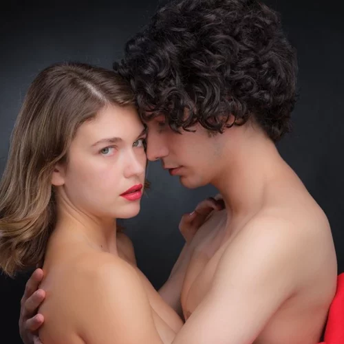 Ο εραστής | To πιο αινιγματικό έργο του Χάρολντ Πίντερ στην Κεντρική Σκηνή του Θεάτρου του Νέου Κόσμου