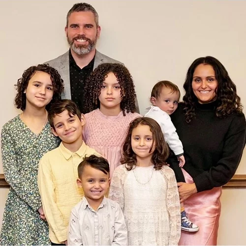 Το λάθος sms | Έστειλε sms σε λάθος αριθμό και απέκτησε σύζυγο και πέντε παιδιά!