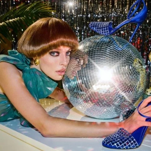 Back to the Future | Η νέα καμπάνια της KALOGIROU μας προσκαλεί σε ένα stylish ταξίδι μόδας