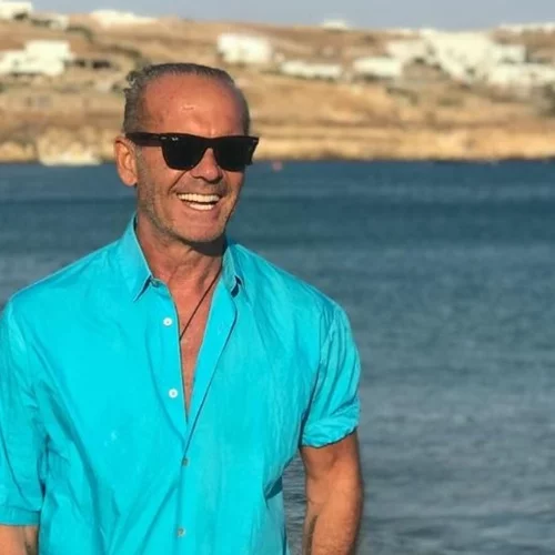 Φθινοπωρινές διακοπές για τον Πέτρο Κωστόπουλο