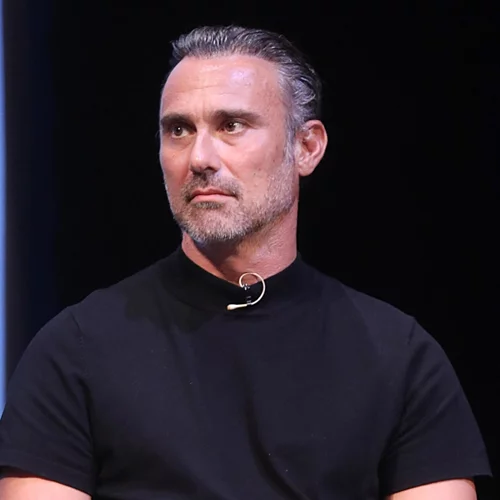 Ο Γιώργος Καπουτζίδης γιόρτασε τα γενέθλια του κάτω από τη θάλασσα