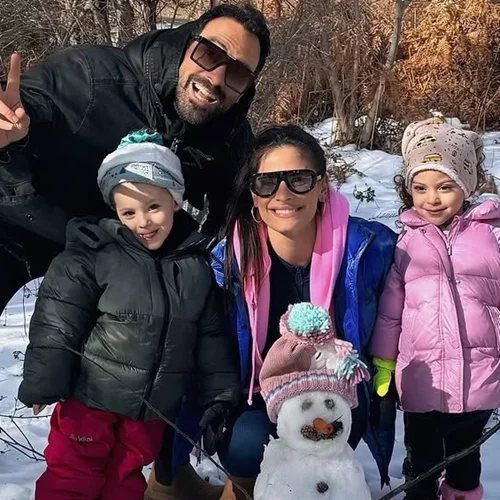 Χριστίνα Μπόμπα - Σάκης Τανιμανίδης | Οικογενειακή απόδραση στα χιόνια