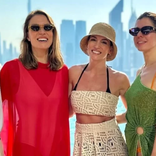 Η Βίκυ Καγιά και η Αθηνά Οικονομάκου πιο εντυπωσιακές από ποτέ | Διασκέδασαν σε party στο Ντουμπάι με τη Jennifer Lopez