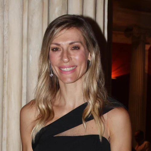 H Ζέτα Δούκα ποζάρει με μπικίνι και χωρίς φίλτρα στα 47 της χρόνια και στέλνει ένα δυνατό μήνυμα